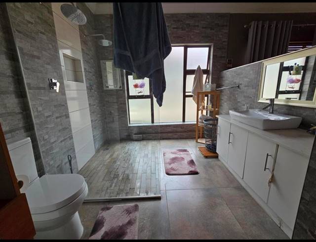 4 BEDROOM TOWNHOUSE FOR SALE IN VANDERBIJLPARK SW 5